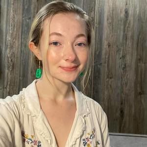 Meet your Posher, Loral